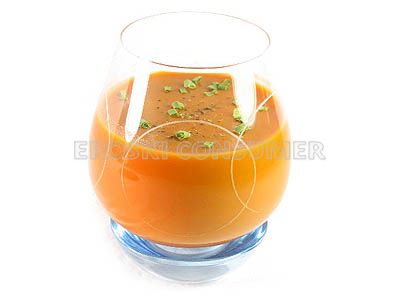 Sopa de tomate aromatizada con pimientas variadas