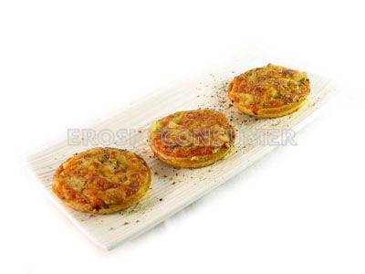 Mini pizzas caseras de atún, queso y cebolleta fresca