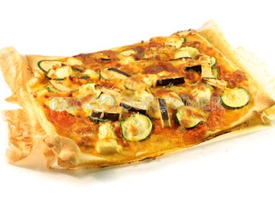 Pizza de calabacín y berenjena con queso feta
