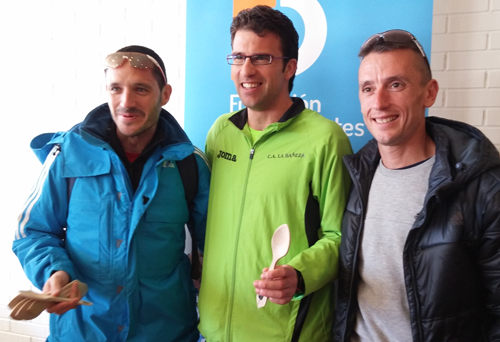 Foto de la entrega de cuchara a Leandro