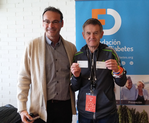 Jaume Picazos entrega el Carnet Amigo a Toni Cornellas