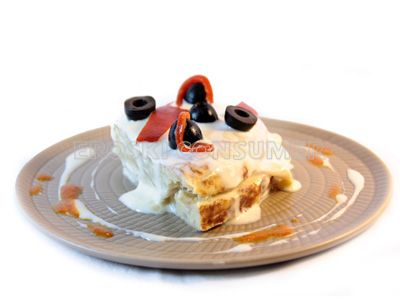 Tortilla de patata rellena con queso crema