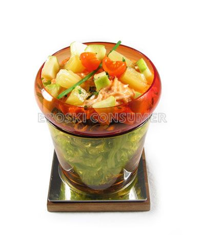 Ensalada de piña con txaca