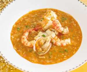 COMIDA DE NAVIDAD. <br />1er. Plato: <br />Sopa de ajo cremosa con marisco y pescado
